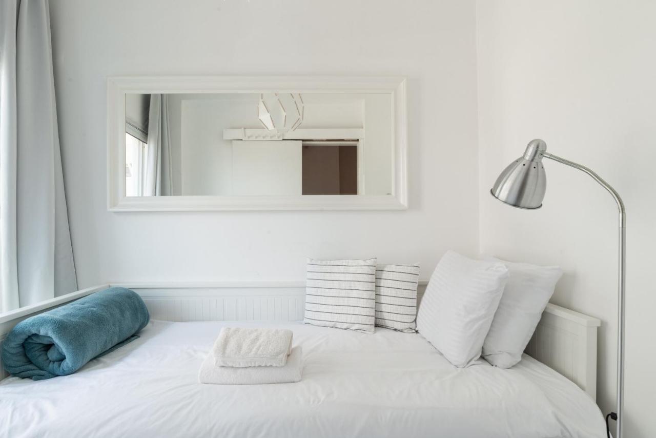 Sea View 2 Bedroom Apartment With Bomb Shelter Tel Aviv Exterior foto